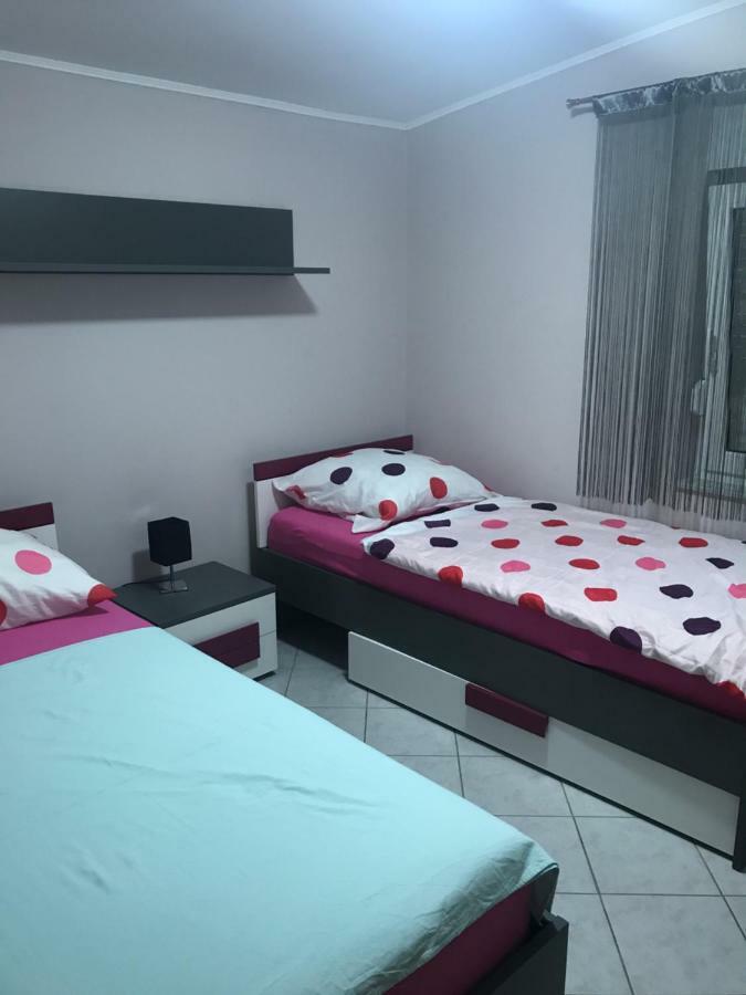 Apartman Petra 2 Vir Exteriér fotografie