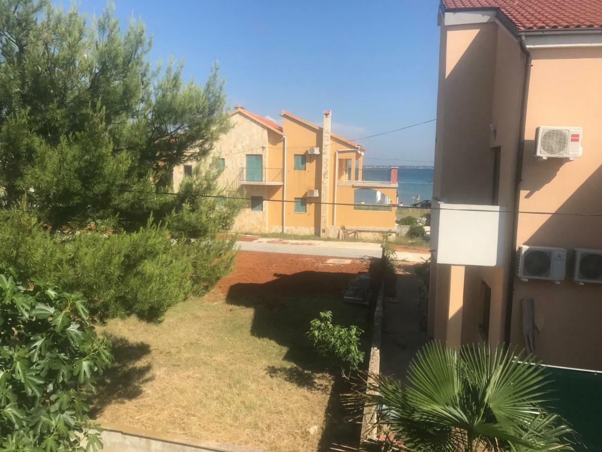 Apartman Petra 2 Vir Exteriér fotografie