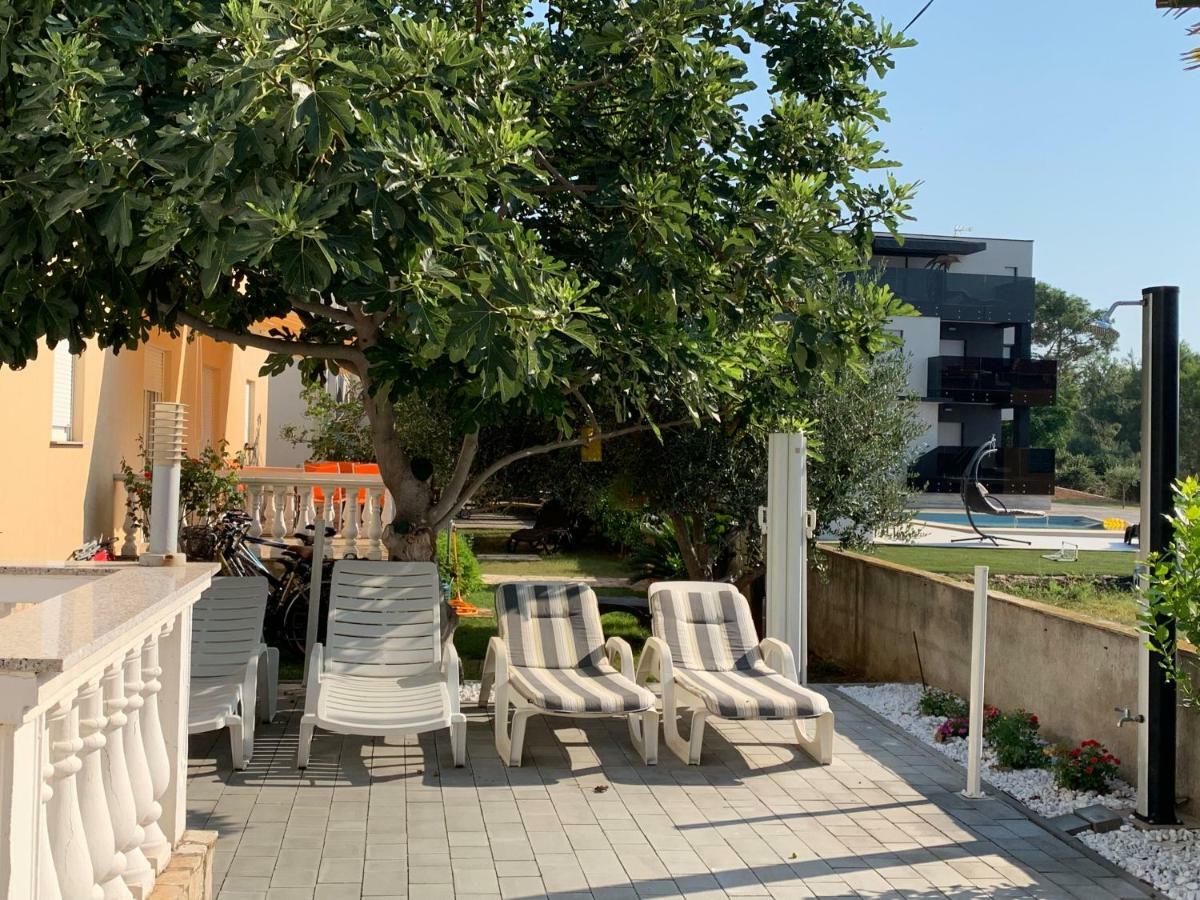 Apartman Petra 2 Vir Exteriér fotografie